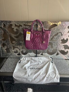 ⭐️Brahmin Fuchsia Croc-Embossed Leather Satchel